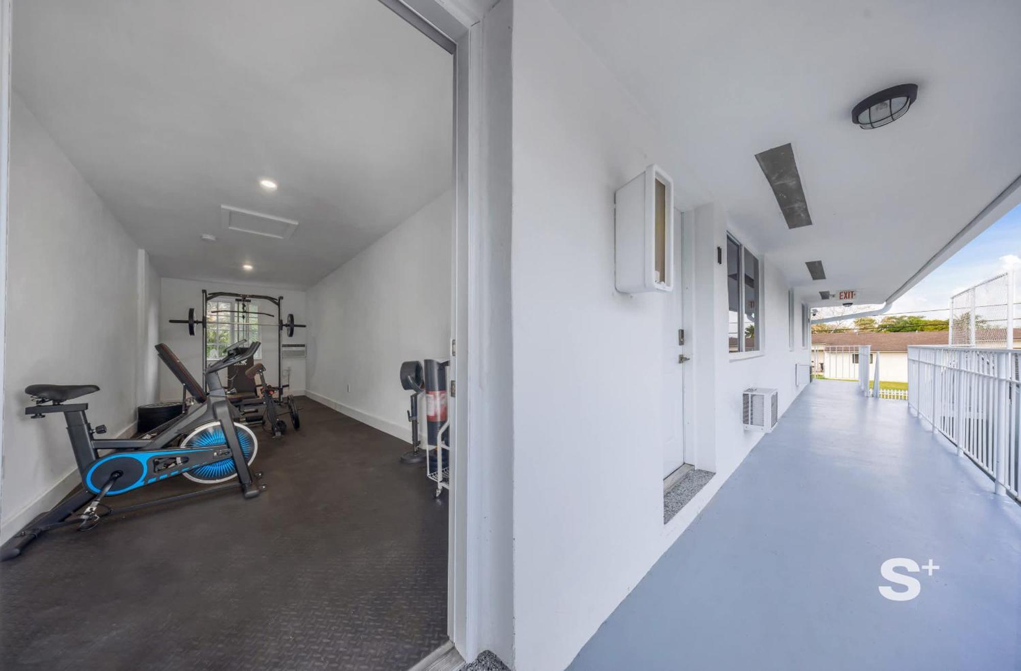 Apartment Stylish 1-br Urban Escape With Bbq, Garden & Gym